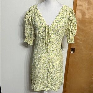 NWT Topshop Yellow Floral Flutter Sleeve Tie Front And Back Dress Size 8